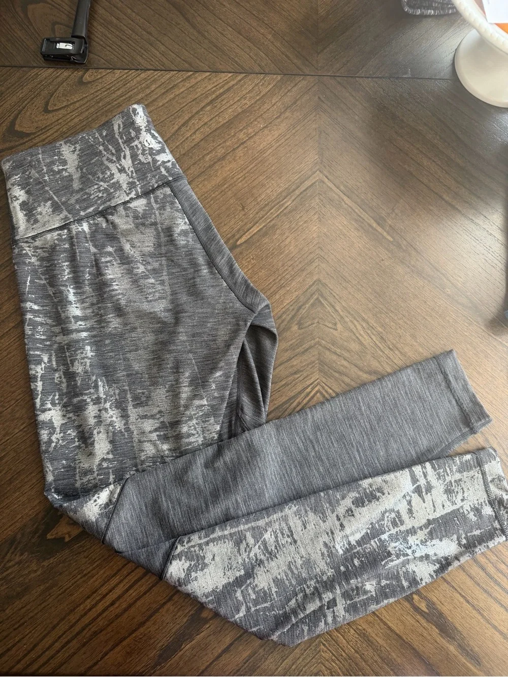 Women’s Lululemon Gray Metallic Active Leggings